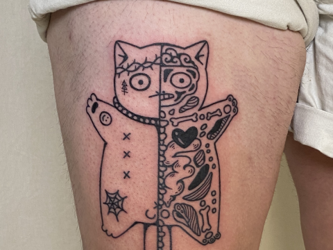 Hình xăm trắng đen ấn tượng 