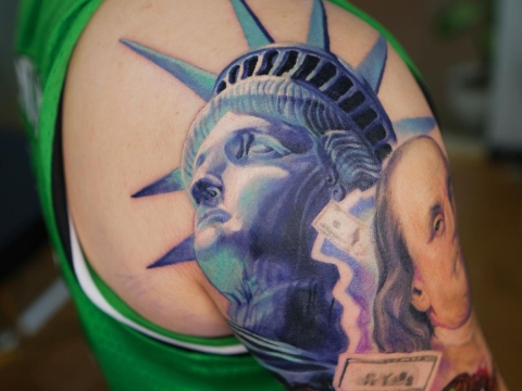 Hình xăm màu đặc sắc 