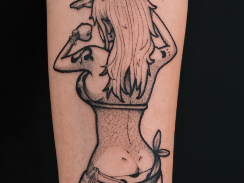 Hình xăm trắng đen ấn tượng 