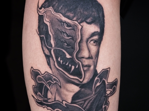 Hình xăm trắng đen ấn tượng 